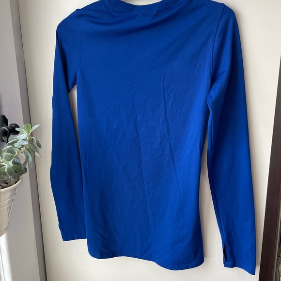 UA long sleeve cold gear quick dry top - Picture 2 of 3